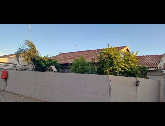 3 BEDROOM TOWNHOUSE FOR SALE IN VAALPARK